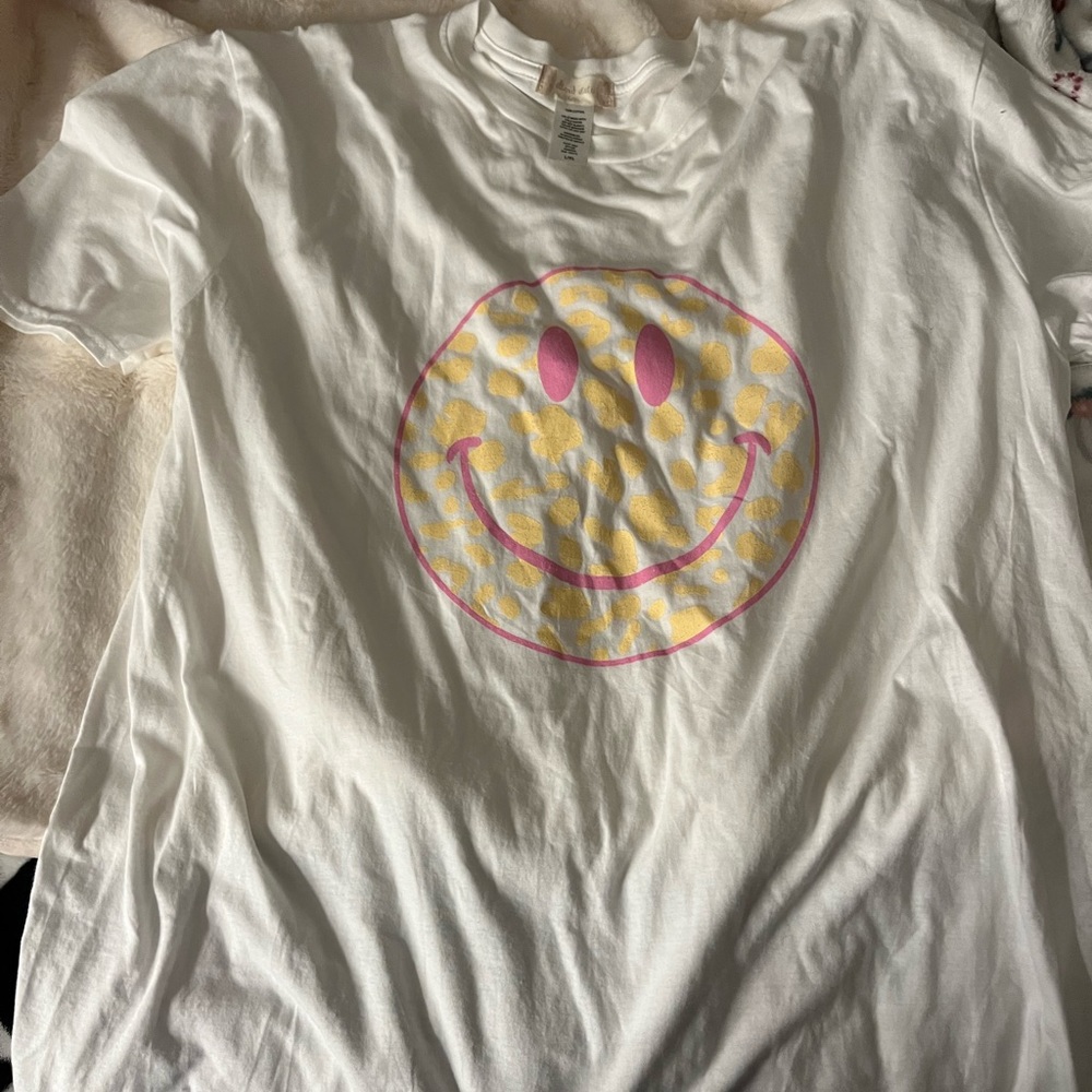 The cutest altard state tee you need in your closet. Oversized size L/Xl